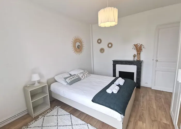 Proche Du Jardin Extraordinaire - Au Bout Du Quai