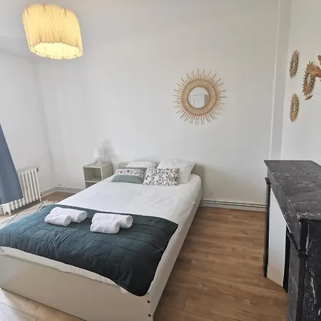 Proche Du Jardin Extraordinaire - Au Bout Du Quai Nantes